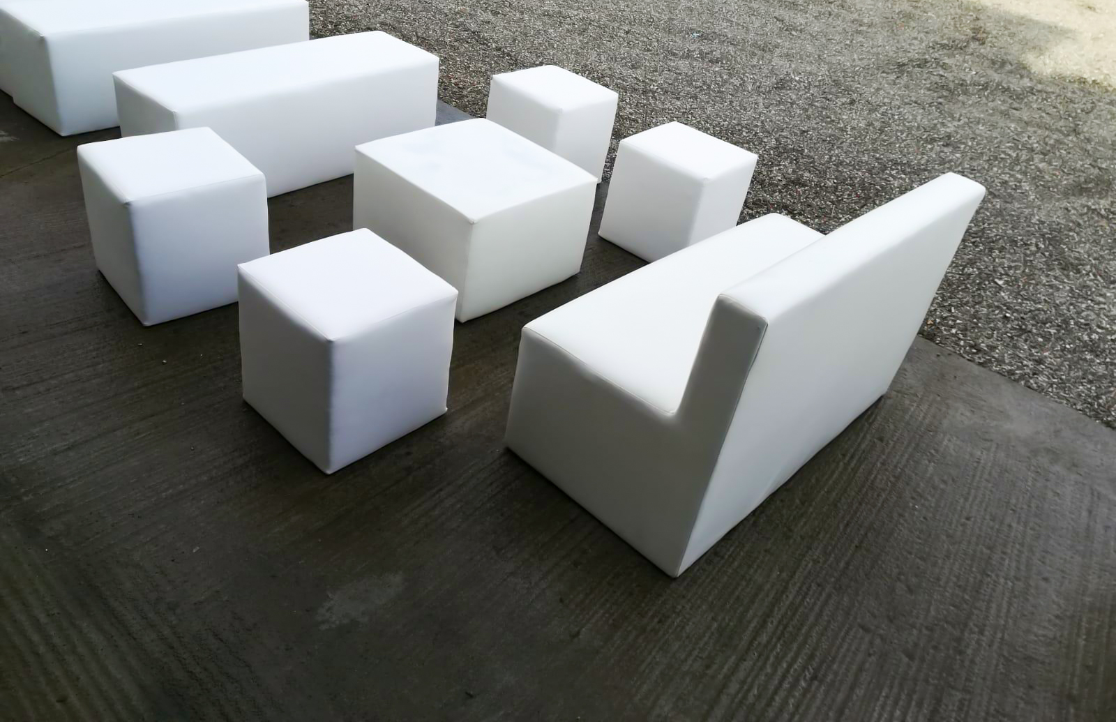 DIVANETTO RETTANGOLARE CON SPALLIERA - immagine 2